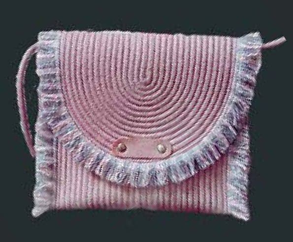 Bolso de mano con volantes